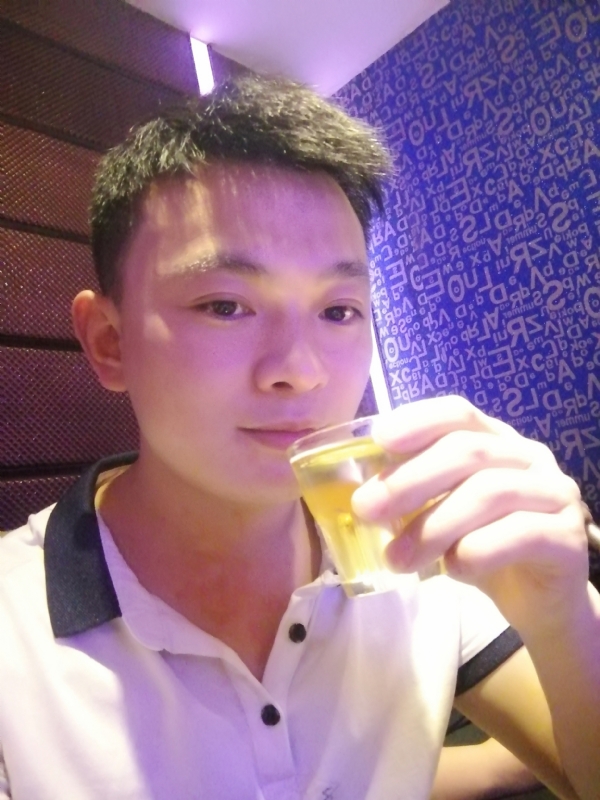 幸福的拥抱的第一张照片--德化交友网