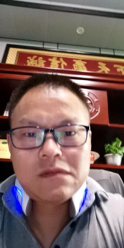 模具工匠的第一张照片--德化交友网